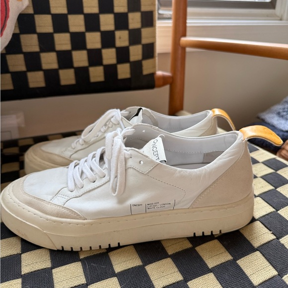 Oncept Women’s White Sneakers - like new! - Picture 1 of 2